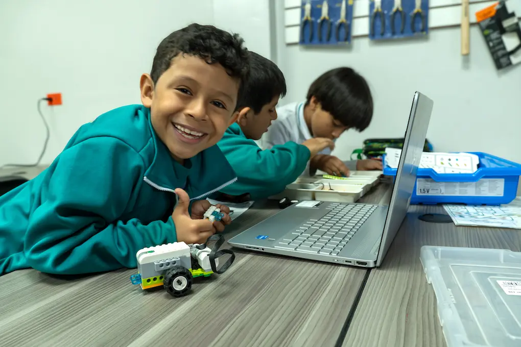 tecnologia colegio cristo redentor